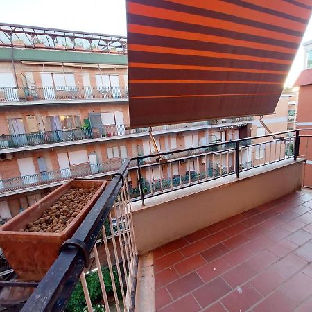 Готель 12Min Da Roma Centro Stanza Grande E Luminosa Чампіно Екстер'єр фото
