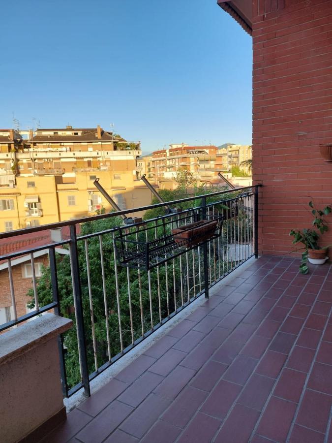 Готель 12Min Da Roma Centro Stanza Grande E Luminosa Чампіно Екстер'єр фото